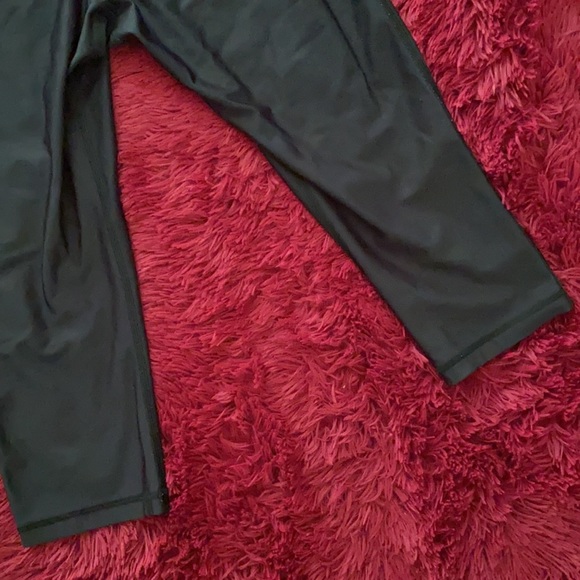 Under Armour compression capris black leggings - Picture 8 of 15